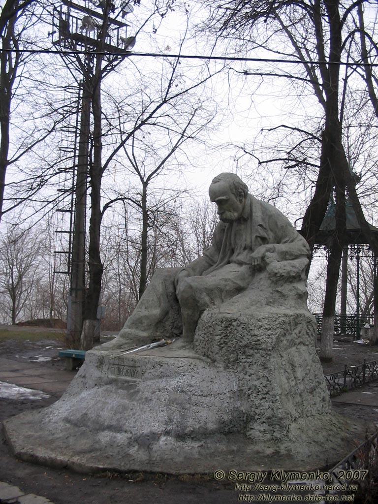 Фото Киева. Андреевский спуск, памятник Тарасу Шевченко.
