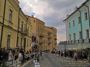 Фото Киева. Андреевский спуск, вид от Андреевской церкви.