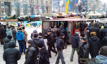 Фото Киева. Крещатик. «Евромайдан» 11 декабря 2013 года, около 10:50.