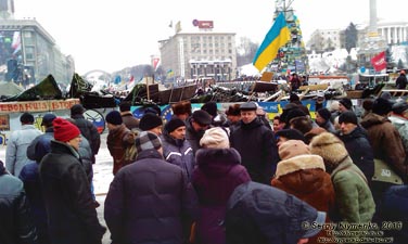 Фото Киева. Крещатик. «Евромайдан» 11 декабря 2013 года, около 10:50.