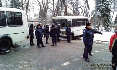 Фото Киева. На углу улиц Михаила Грушевского и Липская. 11 декабря 2013 года, около 11:40.