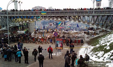 Фото Киева. Восстановленные баррикады на улице Институтская. «День достоинства». «Евромайдан» 15 декабря 2013 года, около 11:55.