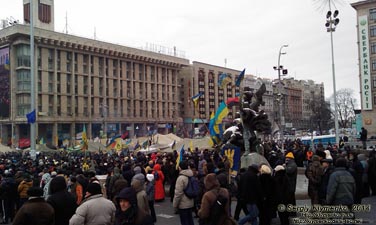 Фото Киева. Площадь Независимости. «Евромайдан» 28 января 2014 года, около 12:45.