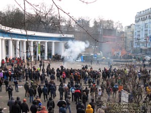Фото Киева. Столкновения возле главного входа на стадион «Динамо». «Евромайдан» 20 января 2014 года, около 14:45.