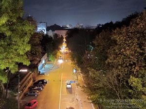 Киев вечерний. Вид на Петровскую аллею с пешеходного Паркового моста.