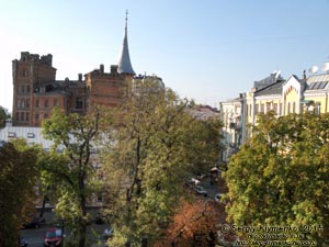 Фото Киева. Вид на улицу Ярославов Вал с обзорной площадки на Золотых Воротах.