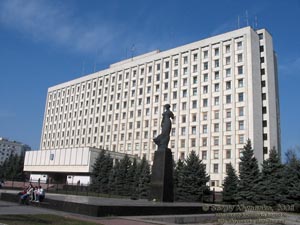 Фото Киева. Памятник Лесе Украинке на площади Леси Украинки.