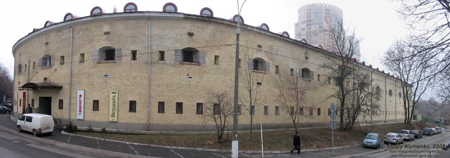 Фото Киева. Башня № 5 Киевской крепости, ул. Рибальская № 24/16 (на пересечении с Печерским спуском).