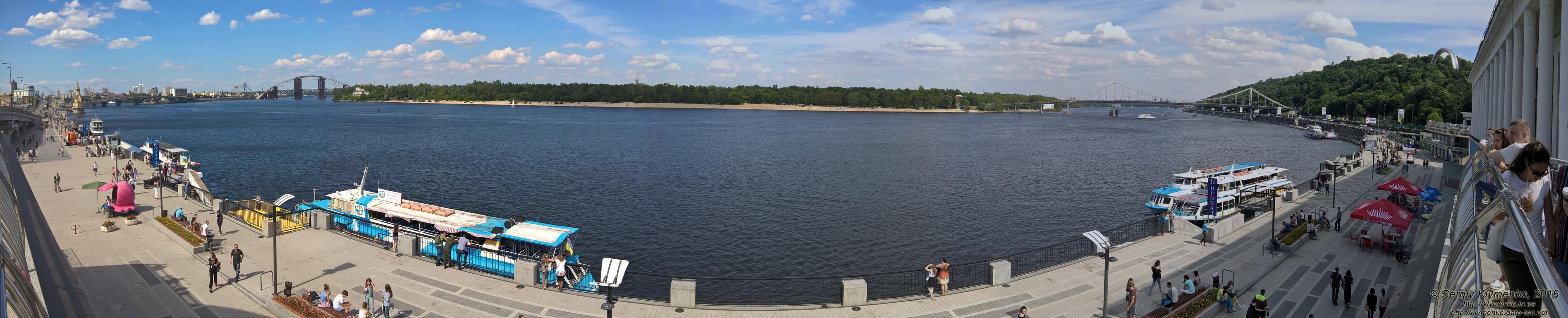 Фото Киева. Панорама (~180°) Днепра и Днепровской набережной от здания Киевского речного вокзала.