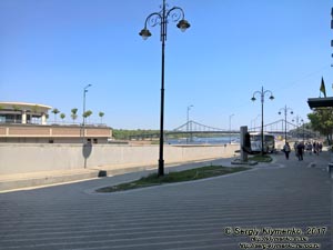 Фото Киева. Подол, Почтовая площадь перед Киевским речным вокзалом.