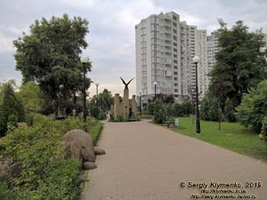 Фото Киева. Оболонь. «Сад Камней» и обновленный парк «Наталка» (Оболонская набережная).