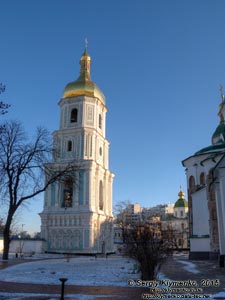 Фото Киева. Архитектурный ансамбль Софии Киевской. Колокольня, памятник архитектуры XVIII века.