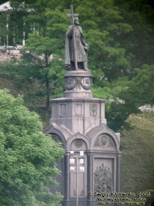 Фото Киева. Памятник князю Владимиру на Владимирской горке, вид с Печерских круч.