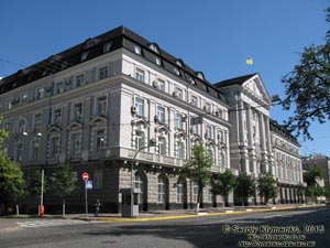 Фото Киева. Главное здание Службы безопасности Украины, ул. Владимирская, № 33.