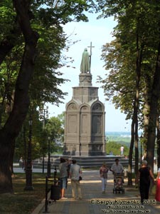 Фото Киева. Памятник князю Владимиру на Владимирской горке.