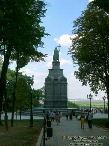 Фото Киева. Памятник князю Владимиру на Владимирской горке.
