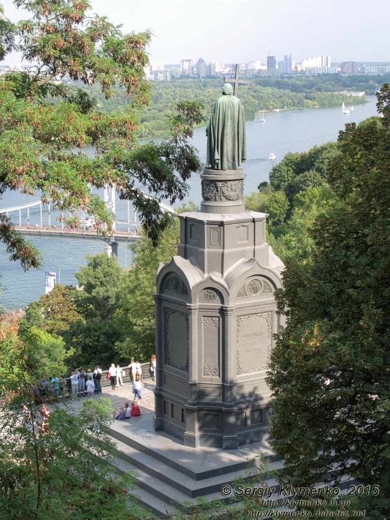 Фото Киева. Памятник князю Владимиру на Владимирской горке.