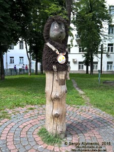Фото Киева. Скульптура «Лошадка» («Ёжик в тумане»), 2009 год, скульптор Константин Скритуцкий.