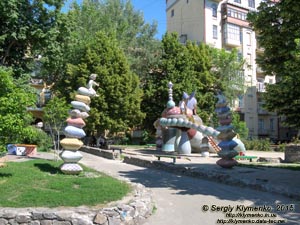 Фото Киева. Ещё одна детская площадка на Пейзажной аллее.