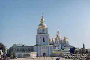 Фото Киева. Михайловский Златоверхий Собор (вид со стороны Софиевской площади)