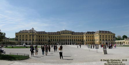 Вена (Vienna), Австрия (Austria). Фото. Дворец Шёнбрунн (Schloss Schönbrunn). Северный фасад дворца.