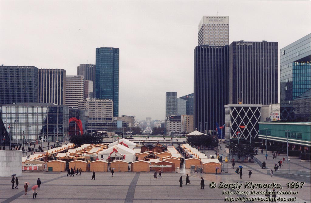 Париж. Деловой район "ля Дефенс" (La Défense).
