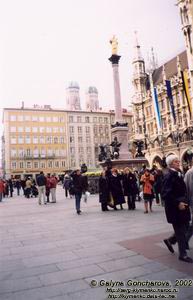 Мюнхен. Мариенплац (Marienplatz). На переднем плане - Мариинская колонна (Mariensaule).