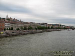 Будапешт (Budapest), Венгрия (Magyarország). Фото. Вид на Буду (правый берег Дуная) с Цепного моста (Széchenyi lánchíd).