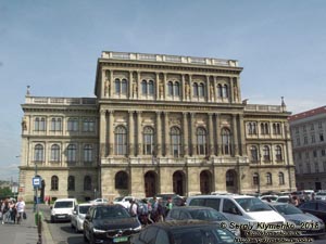 Будапешт (Budapest), Венгрия (Magyarország). Фото. Пешт. Академия наук Венгрии (Magyar Tudományos Akadémia, Széchenyi István tér 9).
