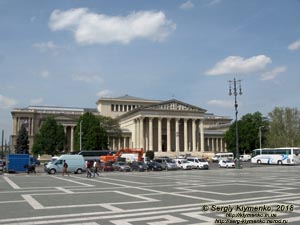Будапешт (Budapest), Венгрия (Magyarország). Фото. Площадь Героев (Hősök tere). Музей изобразительных искусств (Szépművészeti Múzeum).