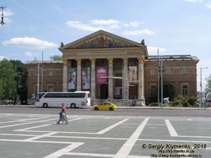 Будапешт (Budapest), Венгрия (Magyarország). Фото. Площадь Героев (Hősök tere). Выставочный зал «Мючарнок» (Műcsarnok).