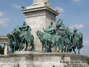 Будапешт (Budapest), Венгрия (Magyarország). Фото. Площадь Героев (Hősök tere). Монумент Тысячелетия (Millenniumi emlékmű), фрагмент.