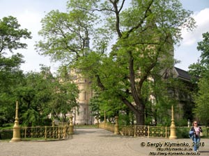 Будапешт (Budapest), Венгрия (Magyarország). Фото. Замок Вайдахуньяд (Vajdahunyad vára). В городском парке (Városligeti-tó).