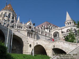 Будапешт (Budapest), Венгрия (Magyarország). Фото. Буда. Рыбацкий бастион (Halászbástya), Лестница Шулека (Schulek Lépcső) и церковь Матьяша (Mátyás-templom).