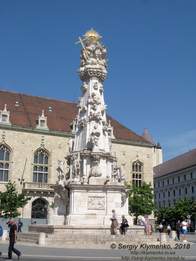 Будапешт (Budapest), Венгрия (Magyarország). Фото. Буда. Колонна Святой Троицы (Szentháromság-szobor) на площади Святой Троицы (Szentháromság tér).