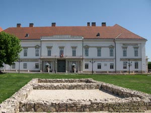 Будапешт (Budapest), Венгрия (Magyarország). Фото. Буда, улица Театральная (Színház utca). Западный фасад дворца Шандора (Sándor-palota nyugati homlokzata).