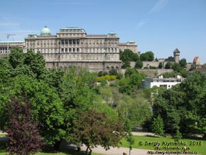 Будапешт (Budapest), Венгрия (Magyarország). Фото. Буда. Вид из общественного парка Tabán.