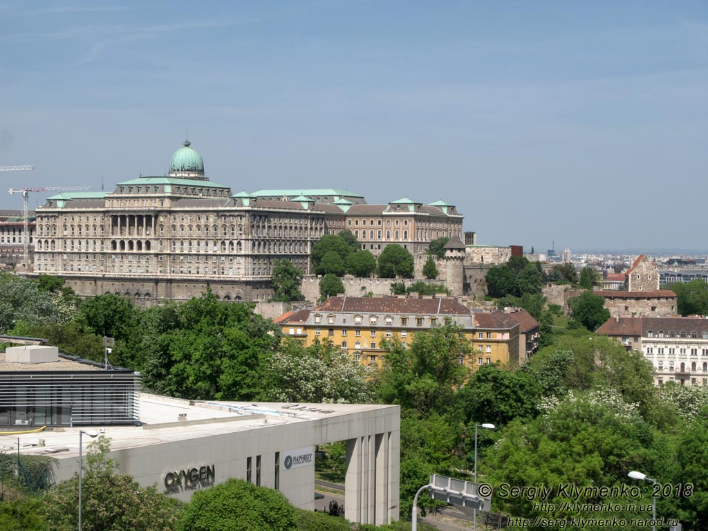 Будапешт (Budapest), Венгрия (Magyarország). Фото. Буда. Вид из общественного парка Tabán.