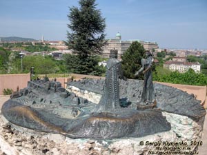 Будапешт (Budapest), Венгрия (Magyarország). Фото. Буда. Скульптурная композиция «Буда встречает Пешт», или «Принц Буда и принцесса Пешт» (Kilátókő szobor, Buda királyfi és Pest királykisasszony) на холме Геллерт (47°29'23"N, 19°02'20"E).