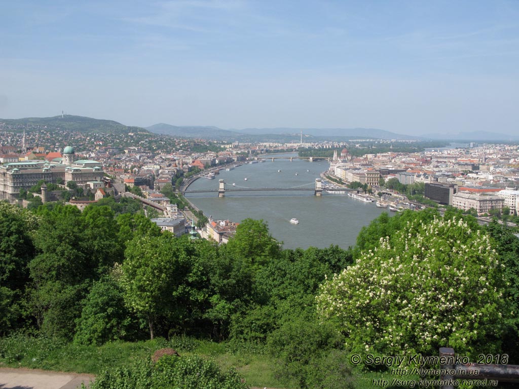 Будапешт (Budapest), Венгрия (Magyarország). Фото. Буда. Вид на Дунай, Буду и Пешт с холма Геллерт (Gellért-hegy).
