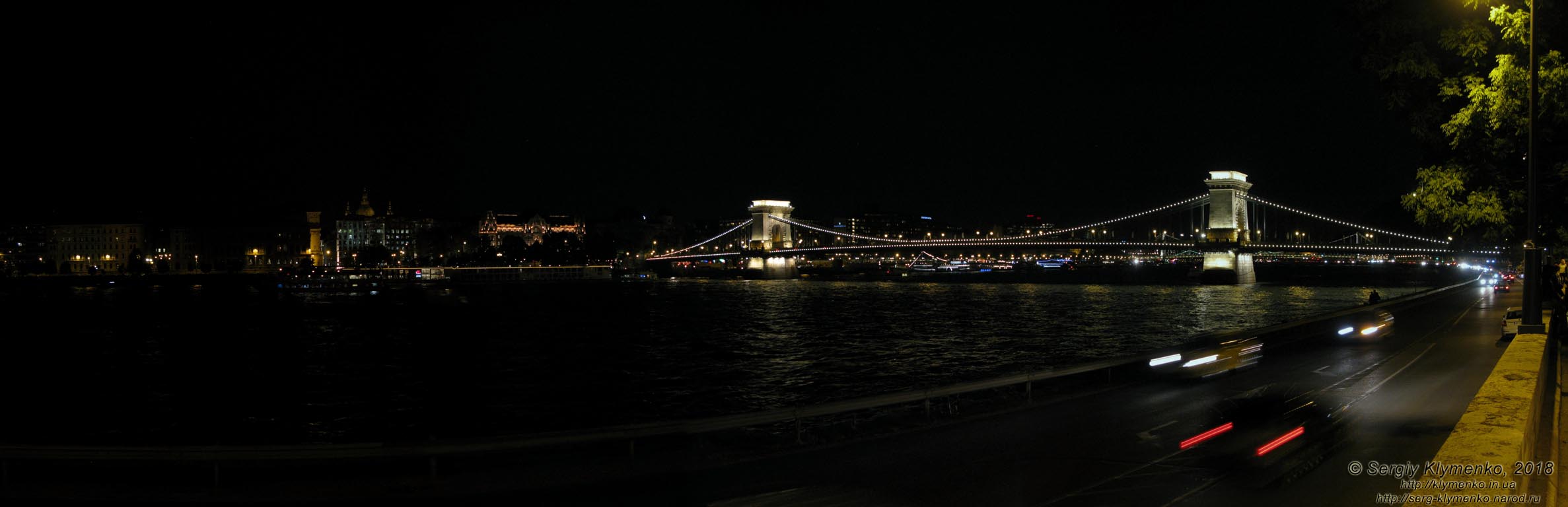 Будапешт (Budapest), Венгрия (Magyarország). Фото. Вид на Дунай и Цепной мост Сеченьи (Széchenyi lánchíd) ночью. Панорама ~90°.