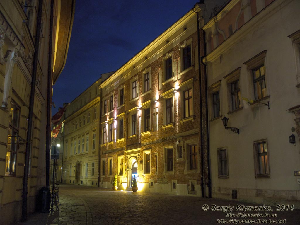 Фото Кракова. Старый Город вечером. Улица Каноничная (Ulica Kanoniczna wieczorem). Вид со стороны Вавеля.
