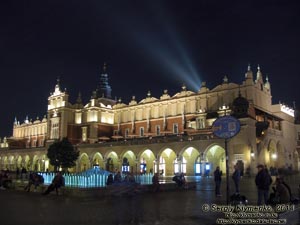 Фото Кракова. Старый Город вечером. Площадь Главный Рынок и Сукенницы (Суконные ряды).