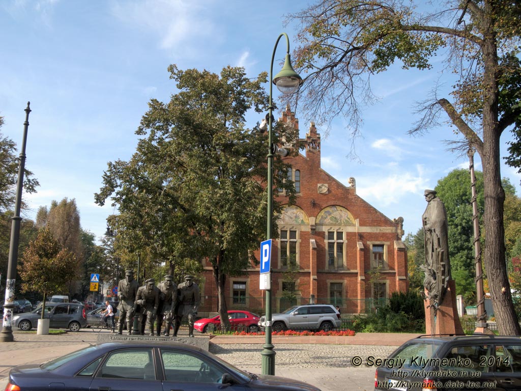 Фото Кракова. Памятник Маршалу Юзефу Пилсудскому и легионерам (Pomnik Marszałka Józefa Piłsudskiego i Legionistów).