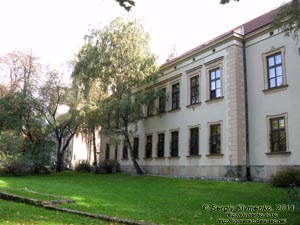 Фото Кракова. Старый Город. Коллегиум Майус (Collegium Maius), вид с Плант.