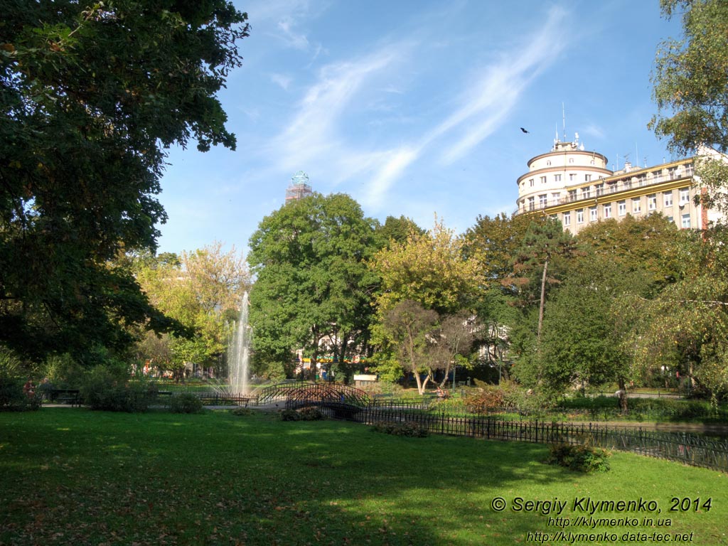 Фото Кракова. Старый Город. Пруд с фонтаном (Staw z fontanna) на Плантах (Planty).