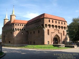 Фото Кракова. Старый Город. Планты (Planty). Барбакан (Barbakan) в Кракове.