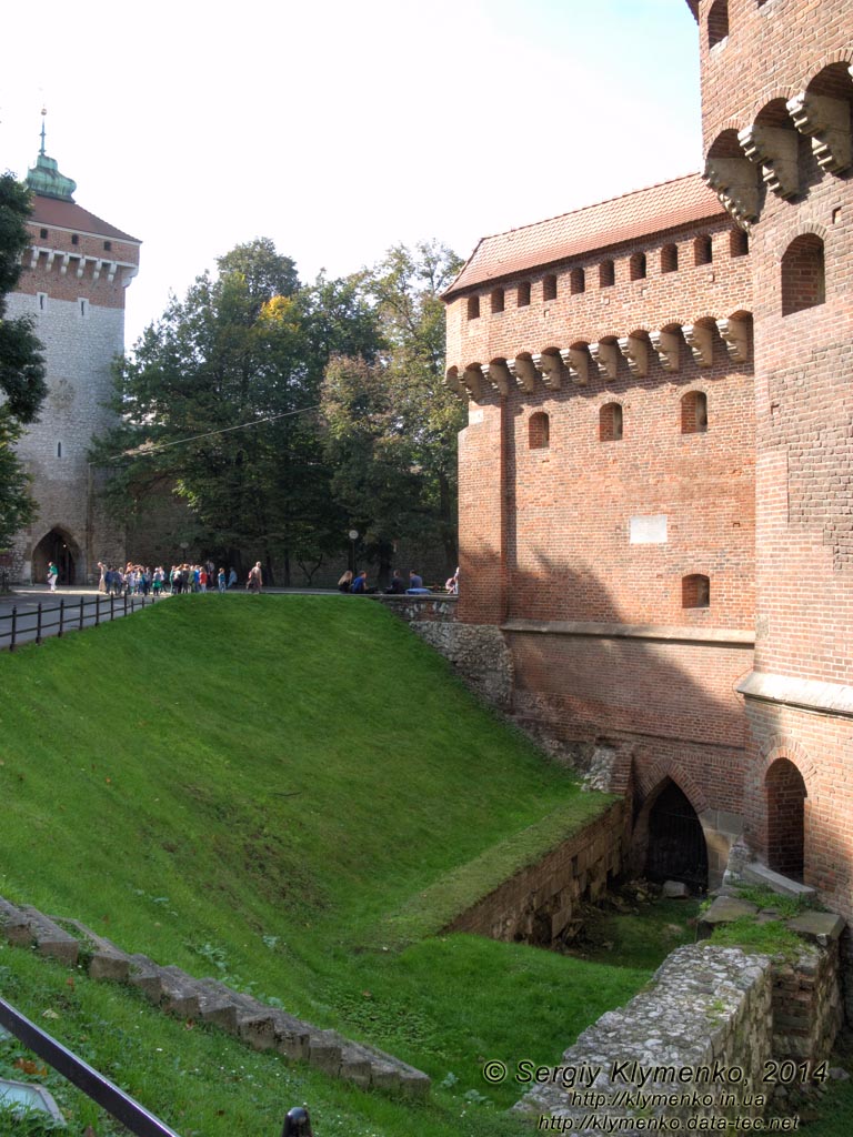 Фото Кракова. Старый Город. Планты (Planty). Барбакан (Barbakan) в Кракове. Фрагмент.