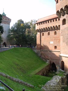 Фото Кракова. Старый Город. Планты (Planty). Барбакан (Barbakan) в Кракове. Фрагмент.