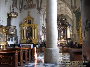 Фото Кракова. Старый Город. Костёл Св. Креста (Kościół Świętego Krzyża) на площади Св. Духа (Plac św. Ducha). Интерьер.